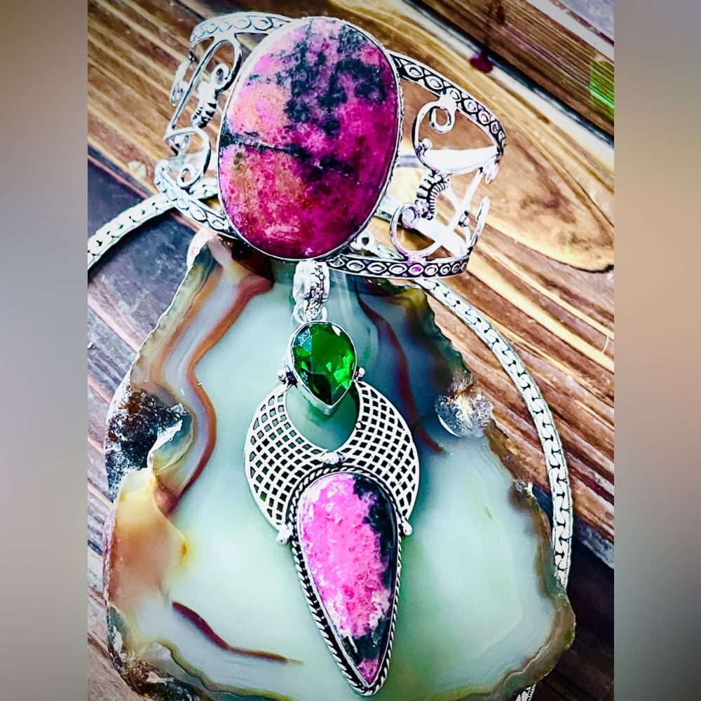 Holiday Pink Black Precious Gemstone Sterling Silver Vintage Jewelry Selections